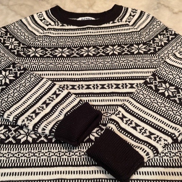 FAIR ISLE SWEATER • SIZE MEDIUM • OLD NAVY - Picture 2 of 7